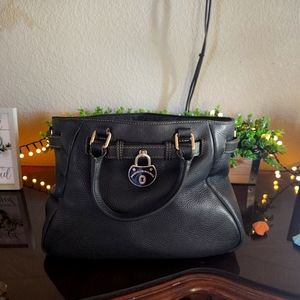 Black dooney and bourke purse